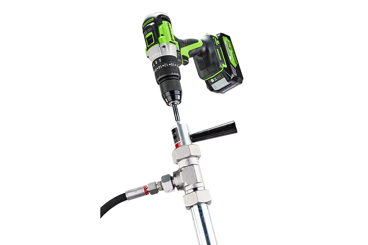 ערכת LubeDrive LUTZ עם מברג סוללה – תמונת סטודיו